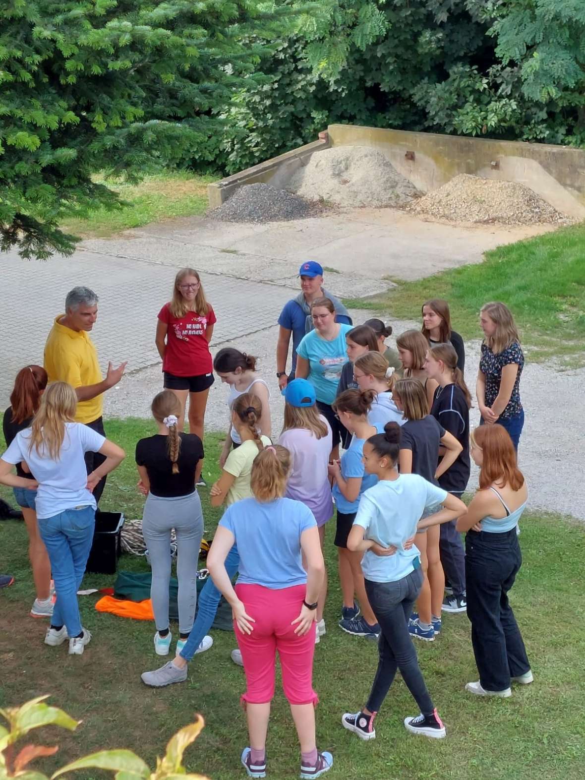 Schülerinnen beim Outdoortag