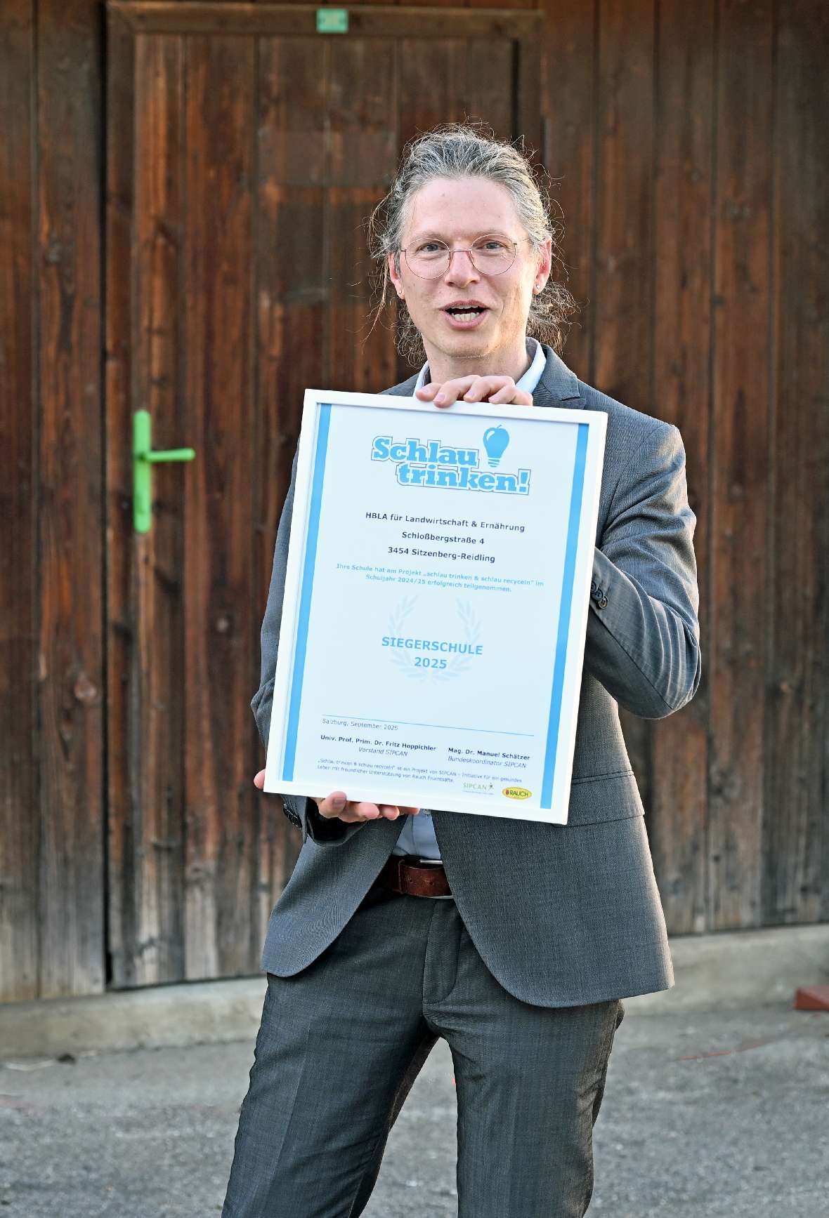 Urkundenüberreichung
